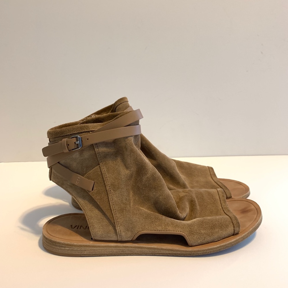 Super cute comfy Vince suede Sandles. Little wear